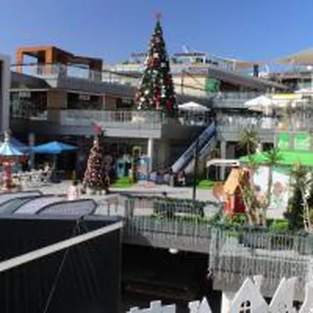 Apartmán Apto Amplio Con Vistas Al Mar Y Piscina, Aa *