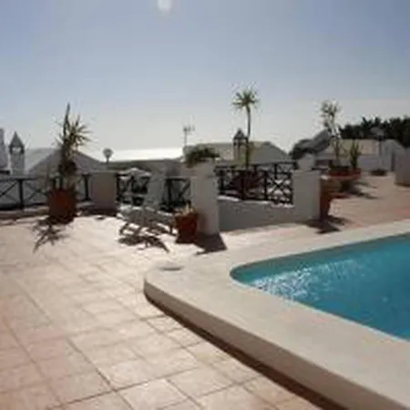Apto Amplio Con Vistas Al Mar Y Piscina, Aa * Tías