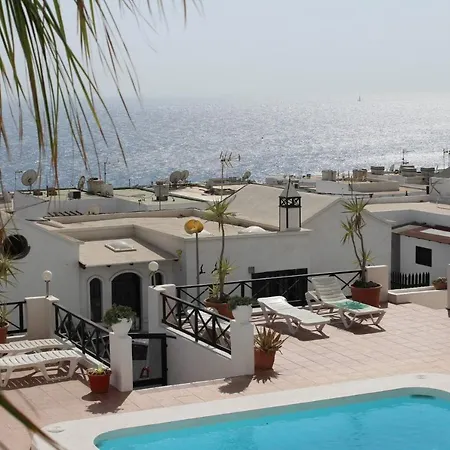 Apto Amplio Con Vistas Al Mar Y Piscina, Aa